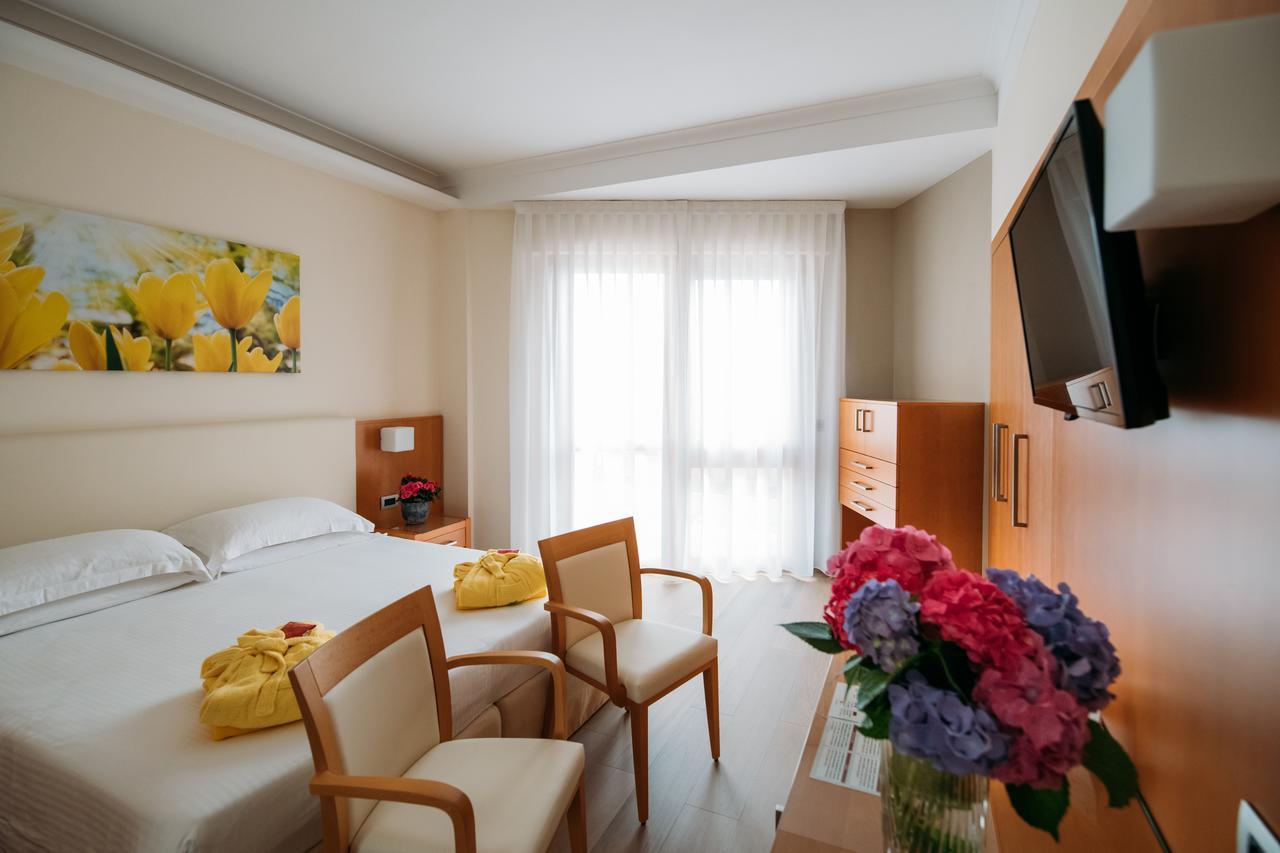 Hotel Terme Antoniano Монтегрото Терме Екстериор снимка
