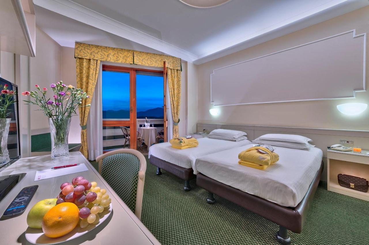 Hotel Terme Antoniano Монтегрото Терме Екстериор снимка